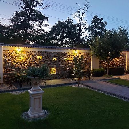 Conacul Poetilor Hotel Gura Raului Exterior photo