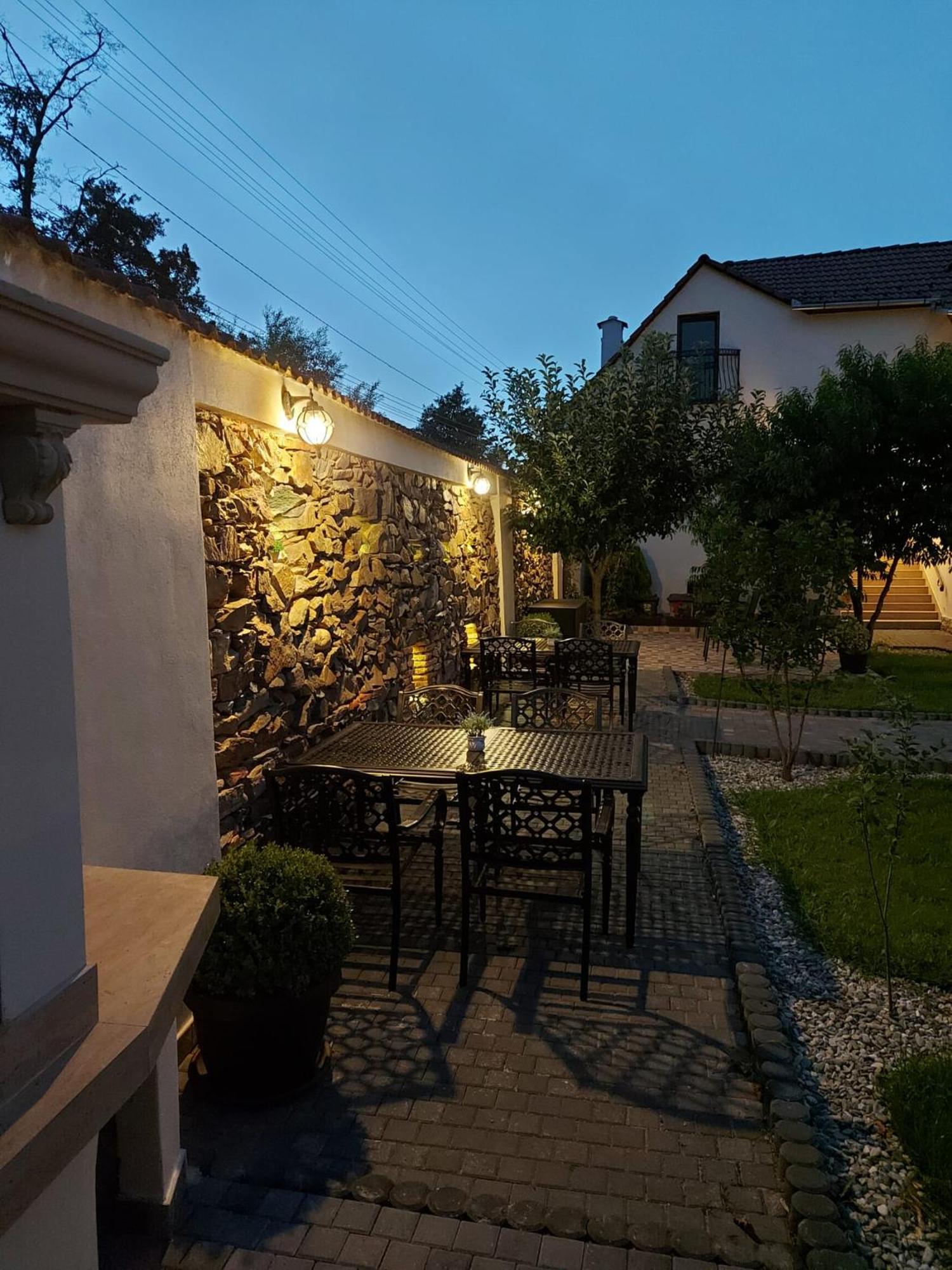 Conacul Poetilor Hotel Gura Raului Exterior photo
